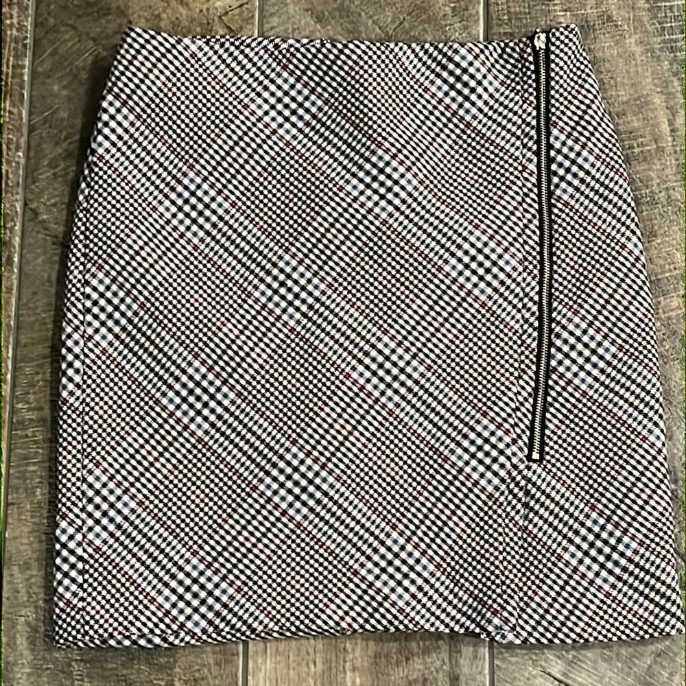 White House Black Market skirt